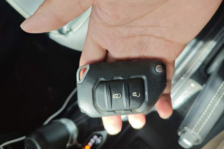 Used Jeep Wrangler 2021 2.0T Sahara Four-Door Edition Vehicle Key