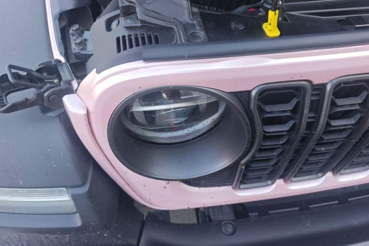 Used Jeep Wrangler 2021 2.0T Robin Hood Four-Door Edition Right Front Headlight