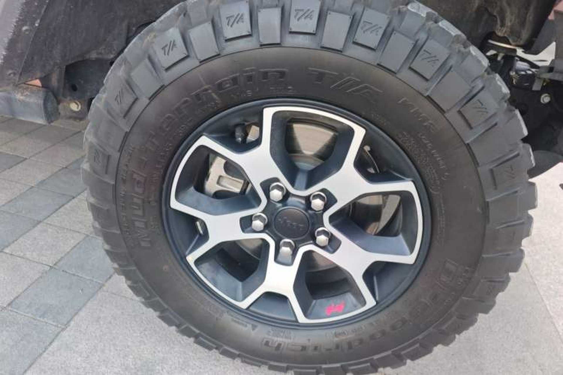 Used Jeep Wrangler 2021 2.0T Robin Hood Four-Door Edition Right Front Wheel Hub
