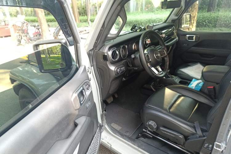 Used Jeep Wrangler 2021 2.0T Sahara Four-Door Edition Driver Seat