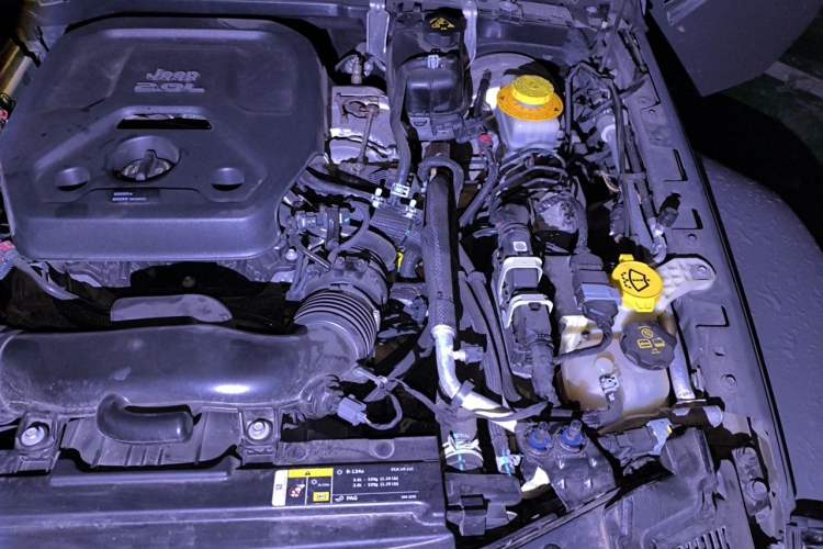 Used Jeep Wrangler 2021 2.0T Sahara Four-Door Edition Engine Bay Left
