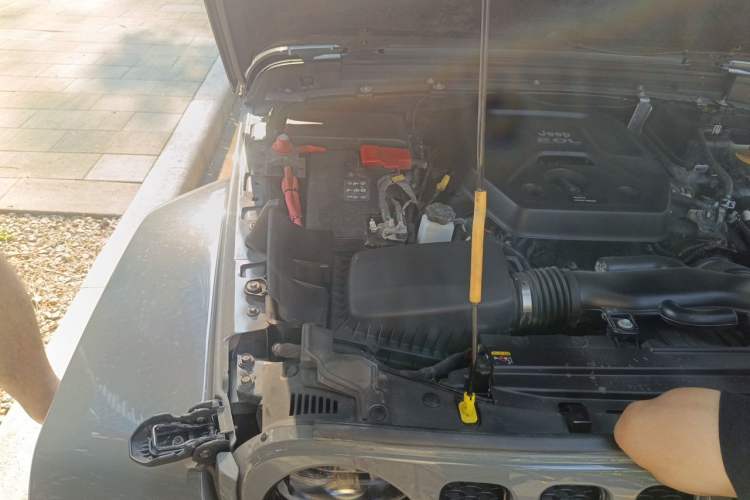 Used Jeep Wrangler 2021 2.0T Sahara Four-Door Edition Engine Bay Right