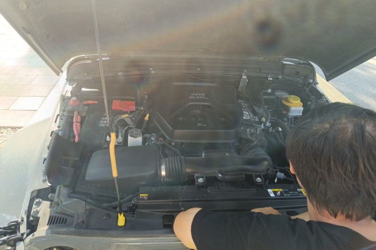 Used Jeep Wrangler 2021 2.0T Sahara Four-Door Edition Engine Bay
