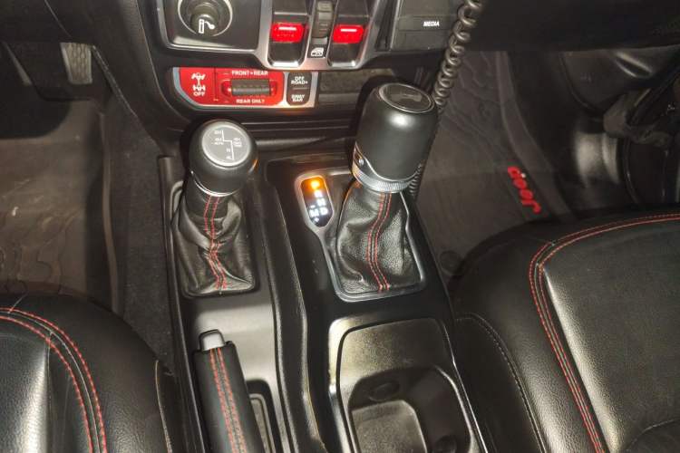 Used Jeep Wrangler 2021 2.0T Robin Hood Four-Door Edition Gear Lever