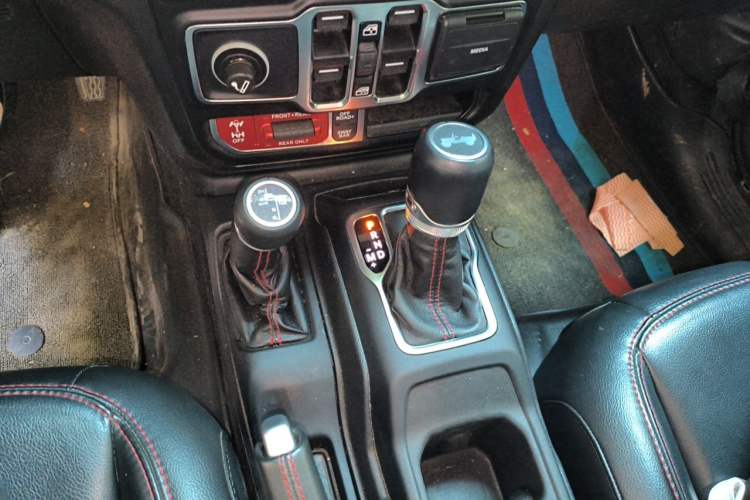 Used Jeep Wrangler 2021 2.0T Robin Hood Four-Door Edition Gear Lever