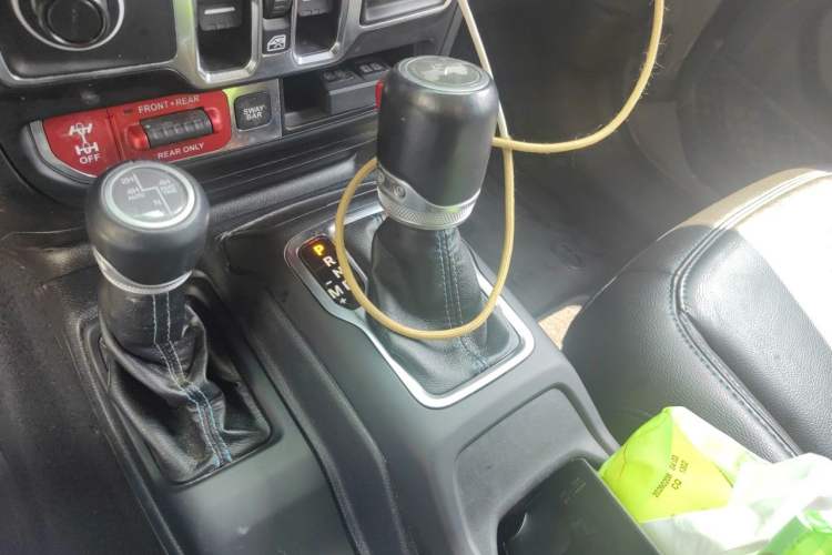 Used Jeep Wrangler 2021 2.0T Robin Hood Four-Door Edition Gear Lever