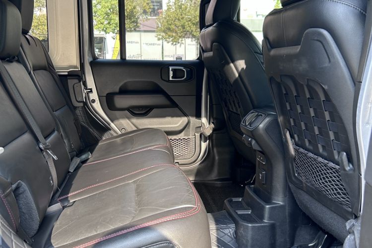 Used Jeep Wrangler 2021 2.0T Robin Hood Four-Door Edition Interior 1