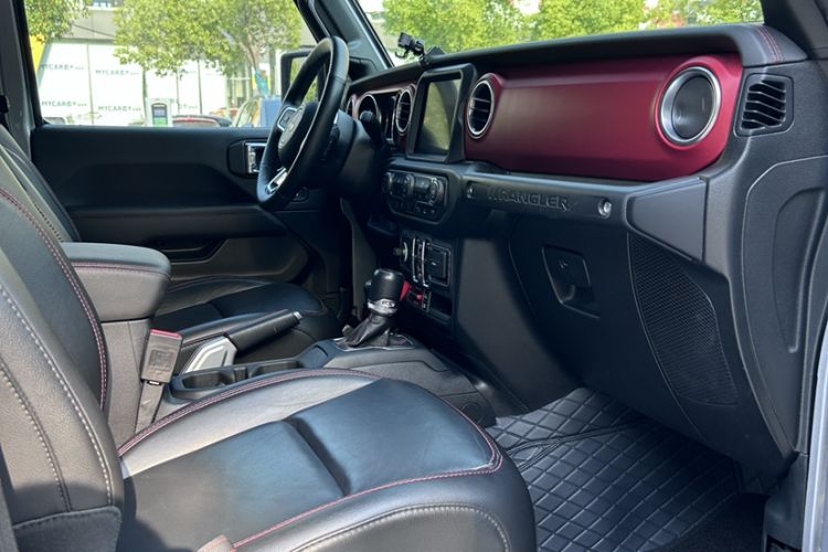 Used Jeep Wrangler 2021 2.0T Robin Hood Four-Door Edition Interior 2