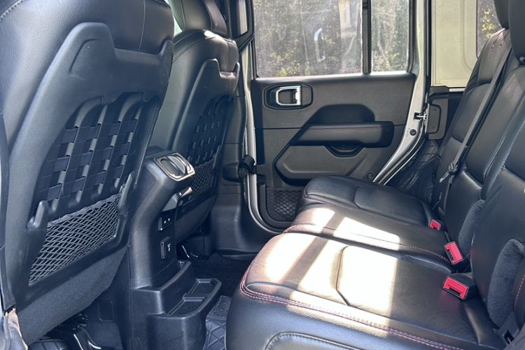 Used Jeep Wrangler 2021 2.0T Robin Hood Four-Door Edition Interior 3