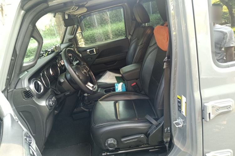 Used Jeep Wrangler 2021 2.0T Sahara Four-Door Edition Left Front Seat