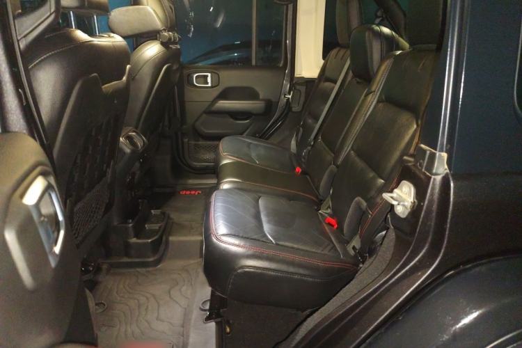 Used Jeep Wrangler 2021 2.0T Robin Hood Four-Door Edition Left Rear Seat