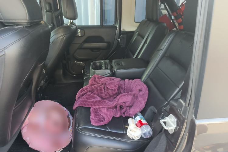 Used Jeep Wrangler 2021 2.0T Sahara Four-Door Edition Left Rear Seat