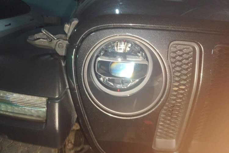 Used Jeep Wrangler 2021 2.0T Robin Hood Four-Door Edition Right Front Headlight