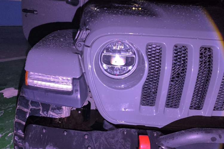 Used Jeep Wrangler 2021 2.0T Sahara Four-Door Edition Right Front Headlight
