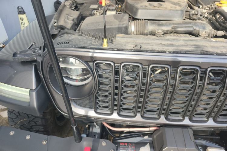 Used Jeep Wrangler 2021 2.0T Sahara Four-Door Edition Right Front Headlight