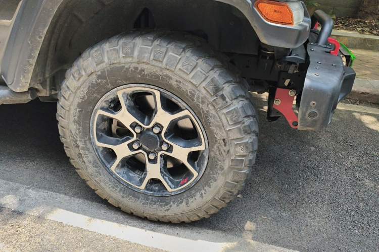 Used Jeep Wrangler 2021 2.0T Robin Hood Four-Door Edition Right Front Wheel Hub