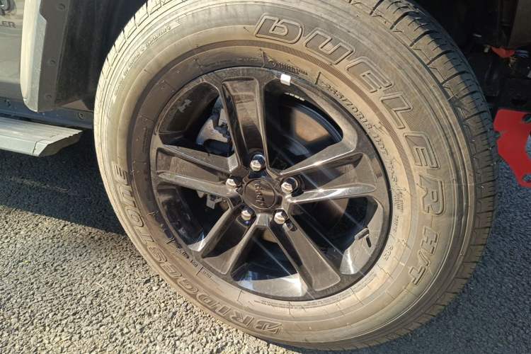Used Jeep Wrangler 2021 2.0T Sahara Four-Door Edition Right Front Wheel Hub