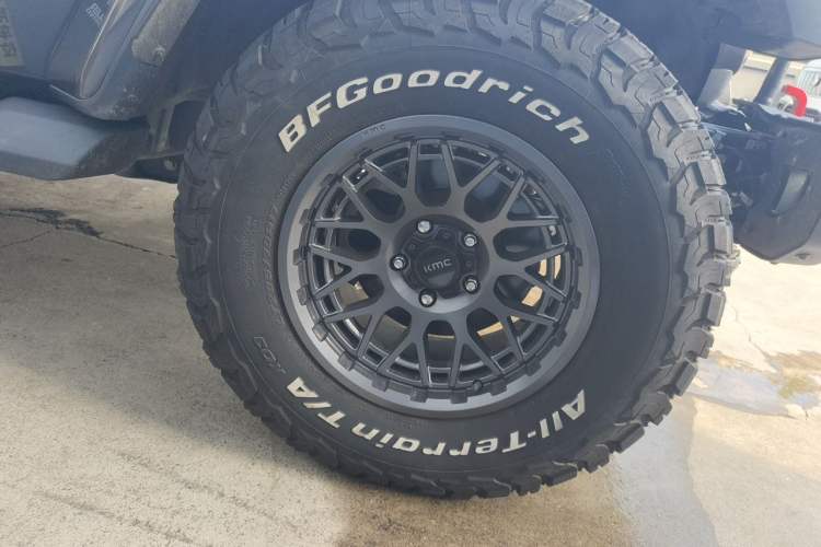 Used Jeep Wrangler 2021 2.0T Sahara Four-Door Edition Right Front Wheel Hub