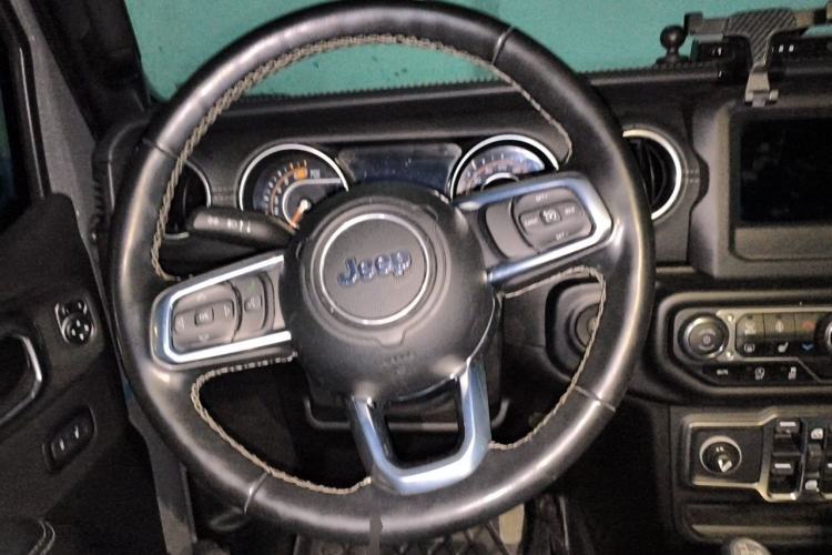 Used Jeep Wrangler 2021 2.0T Sahara Four-Door Edition Steering Wheel