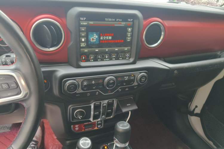 Used Jeep Wrangler 2021 2.0T Robin Hood Four-Door Edition Audio And AC Panel