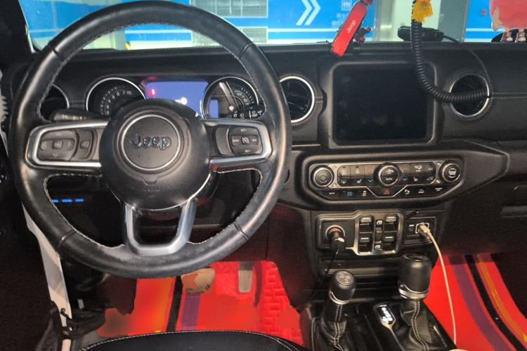 Used Jeep Wrangler 2021 2.0T Sahara Four-Door Edition Center Console