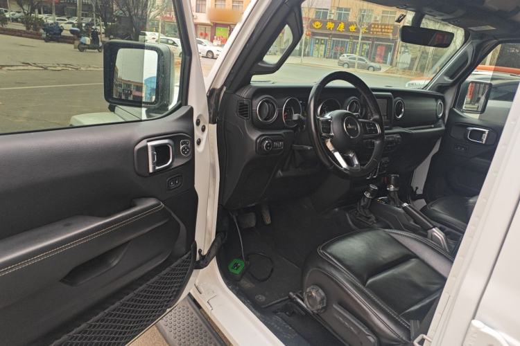 Used Jeep Wrangler 2021 2.0T Sahara Four-Door Edition Driver Seat