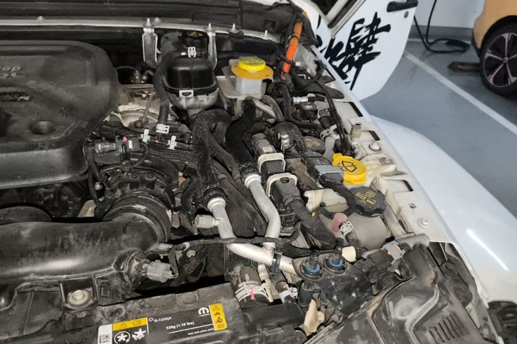 Used Jeep Wrangler 2021 2.0T Sahara Four-Door Edition Engine Bay Left