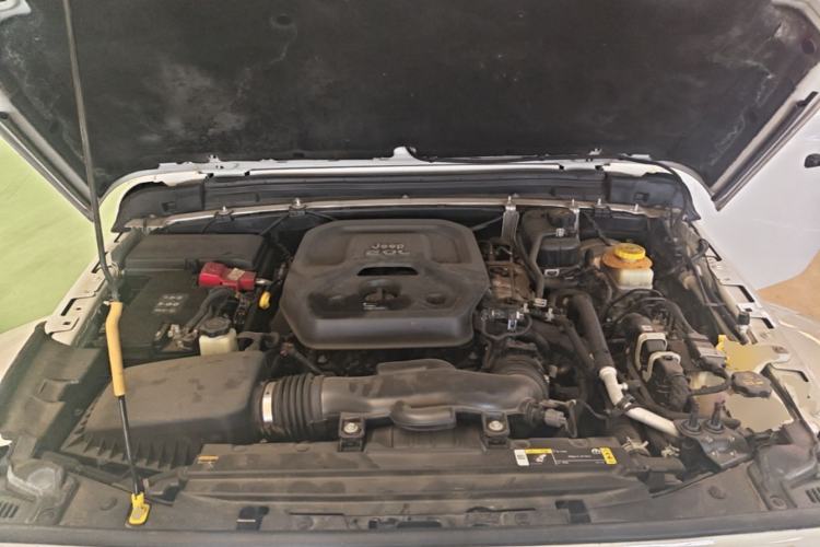 Used Jeep Wrangler 2021 2.0T Sahara Four-Door Edition Engine Bay