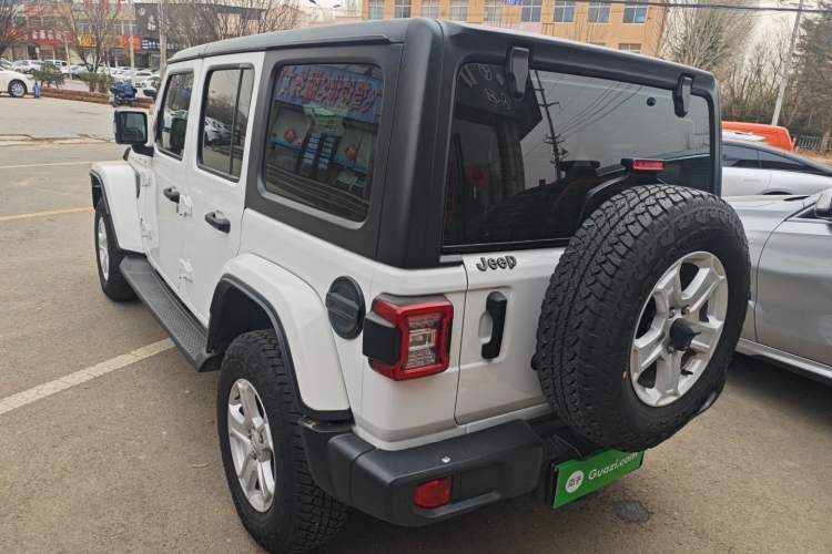 Used Jeep Wrangler 2021 2.0T Sahara Four-Door Edition Exterior 2