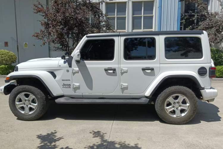 Used Jeep Wrangler 2021 2.0T Sahara Four-Door Edition Exterior 3