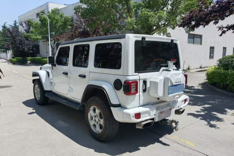 Used Jeep Wrangler 2021 2.0T Sahara Four-Door Edition Exterior 4