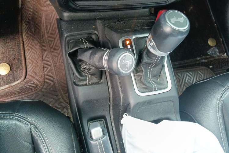 Used Jeep Wrangler 2021 2.0T Sahara Four-Door Edition Gear Lever