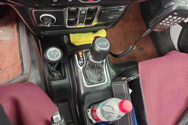 Used Jeep Wrangler 2021 2.0T Sahara Four-Door Edition Gear Lever