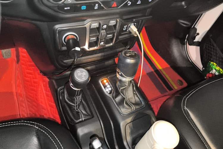 Used Jeep Wrangler 2021 2.0T Sahara Four-Door Edition Gear Lever