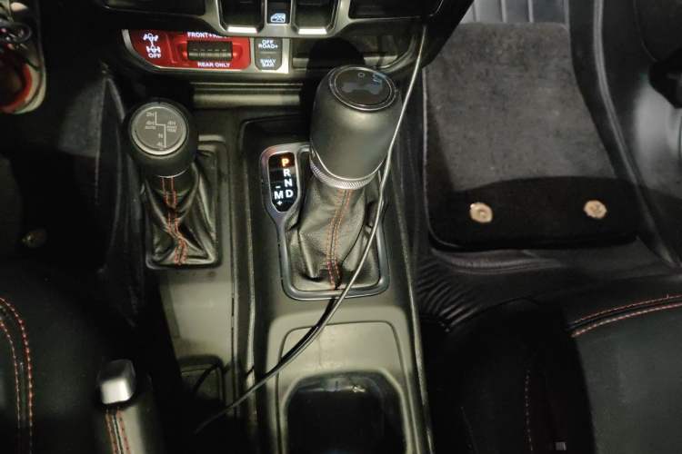 Used Jeep Wrangler 2021 2.0T Robin Hood Four-Door Edition Gear Lever