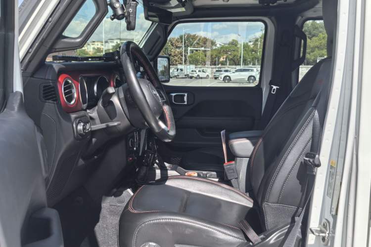 Used Jeep Wrangler 2021 2.0T Robin Hood Four-Door Edition Interior 2