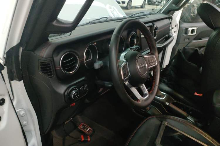 Used Jeep Wrangler 2021 2.0T Robin Hood two-door version Interior 3