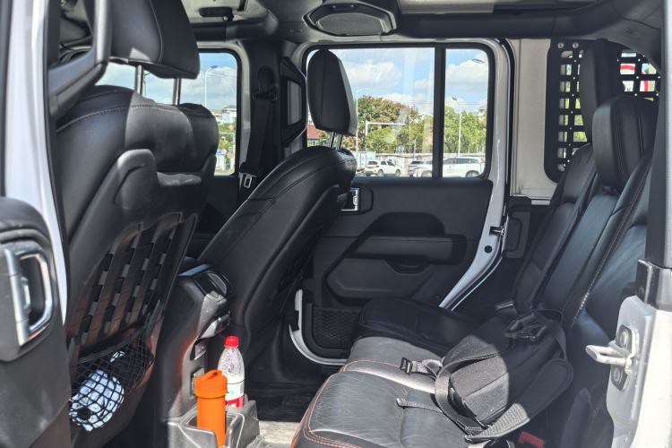 Used Jeep Wrangler 2021 2.0T Robin Hood Four-Door Edition Interior 4