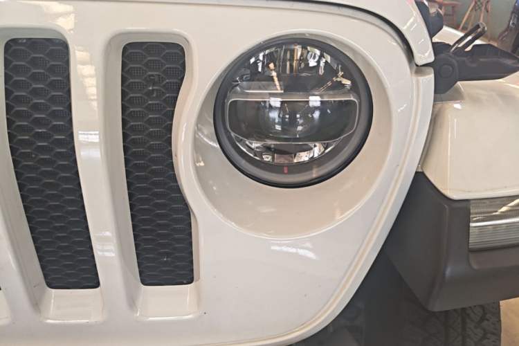 Used Jeep Wrangler 2021 2.0T Sahara Four-Door Edition Left Front Headlight