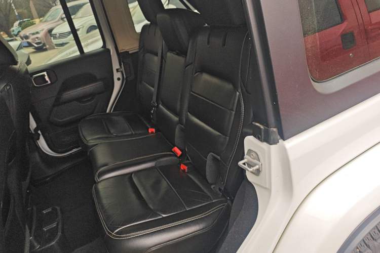 Used Jeep Wrangler 2021 2.0T Sahara Four-Door Edition Left Rear Seat