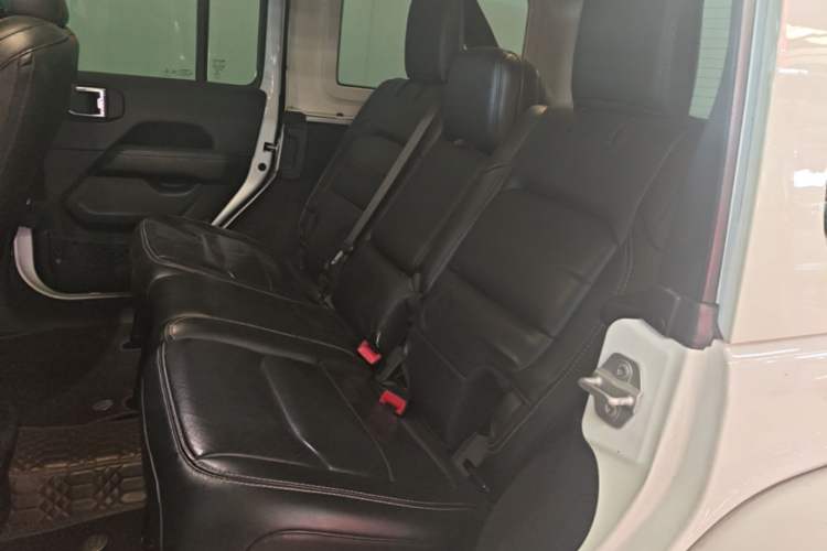 Used Jeep Wrangler 2021 2.0T Sahara Four-Door Edition Left Rear Seat