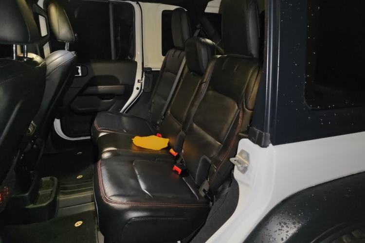 Used Jeep Wrangler 2021 2.0T Robin Hood Four-Door Edition Left Rear Seat