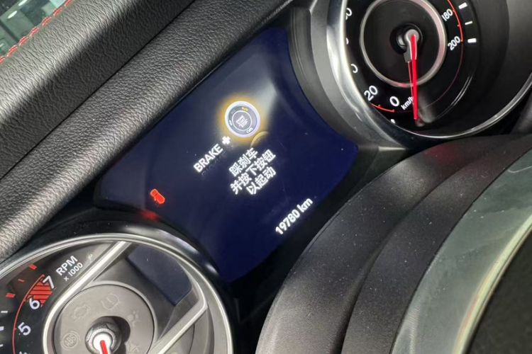 Used Jeep Wrangler 2021 2.0T Robin Hood two-door version Odometer Close Up