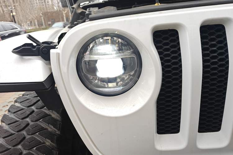 Used Jeep Wrangler 2021 2.0T Sahara Four-Door Edition Right Front Headlight