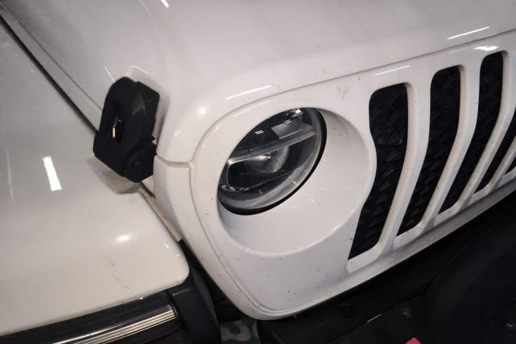 Used Jeep Wrangler 2021 2.0T Sahara Four-Door Edition Right Front Headlight