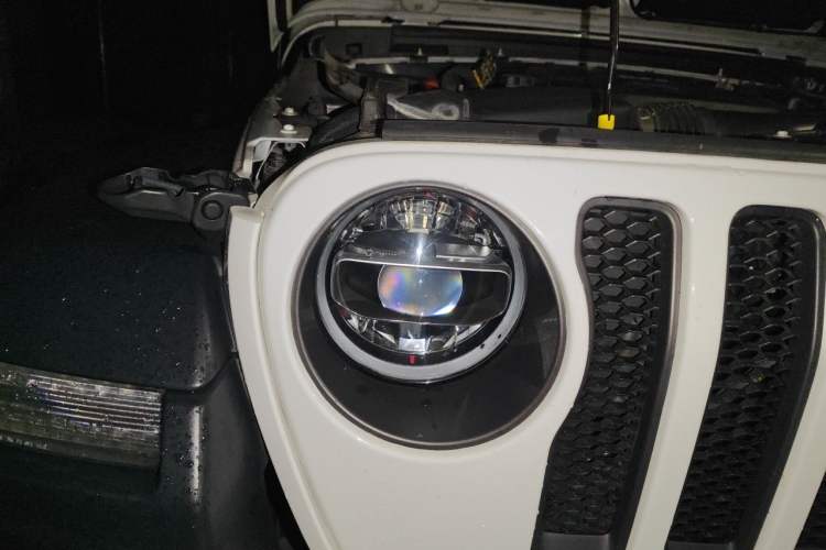 Used Jeep Wrangler 2021 2.0T Robin Hood Four-Door Edition Right Front Headlight