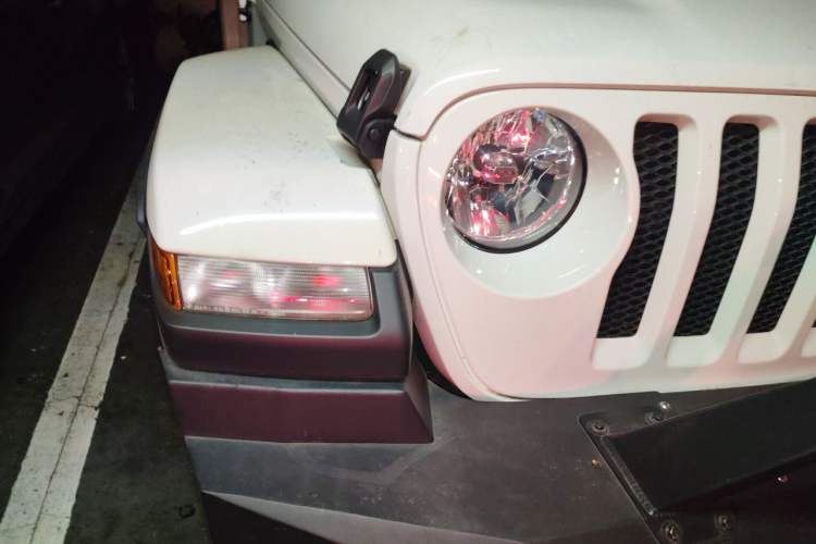 Used Jeep Wrangler 2021 2.0T Sahara Two-Door Edition Right Front Headlight