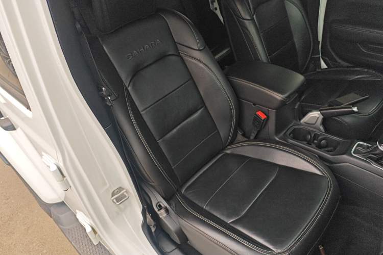 Used Jeep Wrangler 2021 2.0T Sahara Four-Door Edition Right Front Seat
