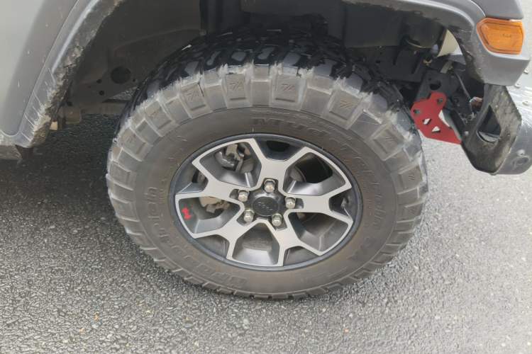 Used Jeep Wrangler 2021 2.0T Robin Hood Four-Door Edition Right Front Wheel Hub
