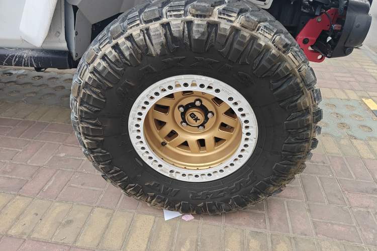 Used Jeep Wrangler 2021 2.0T Sahara Four-Door Edition Right Front Wheel Hub